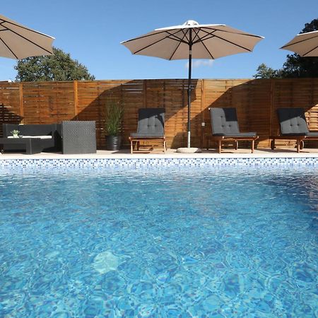 Apartman Debora Sa Privatnim Bazenom Pula Dış mekan fotoğraf