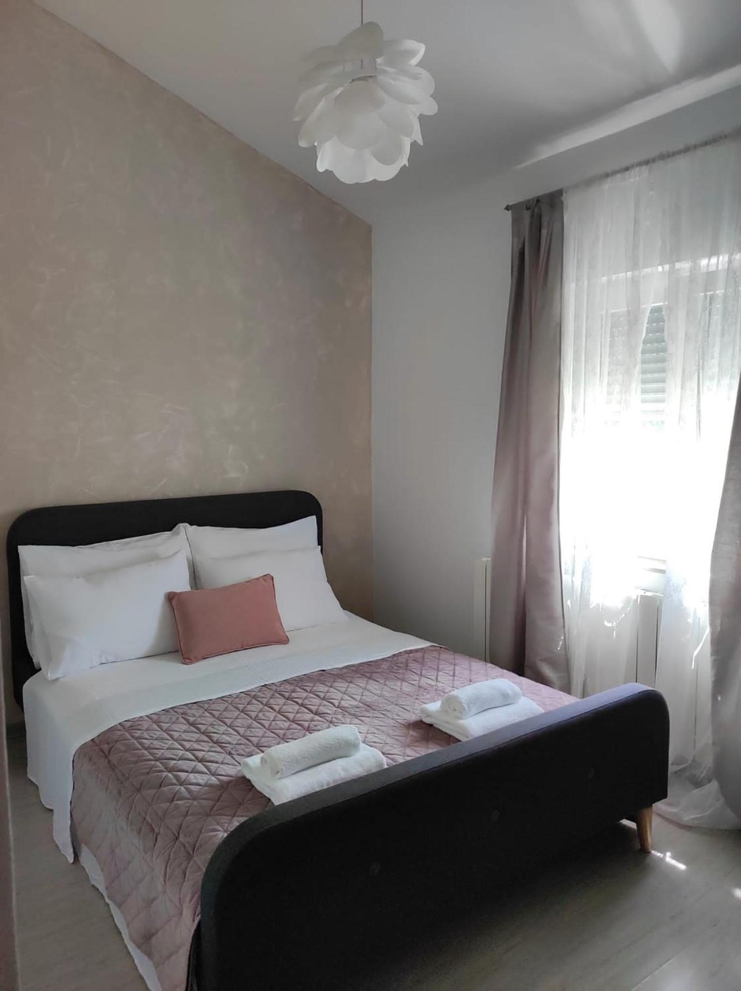 Apartman Debora Sa Privatnim Bazenom Pula Dış mekan fotoğraf