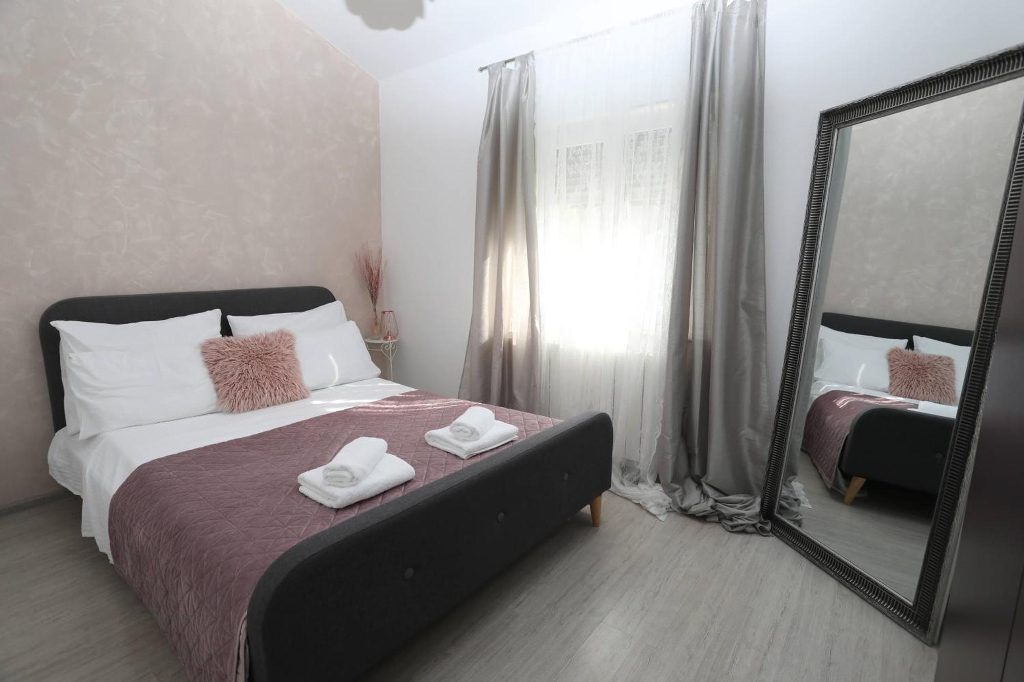 Apartman Debora Sa Privatnim Bazenom Pula Dış mekan fotoğraf