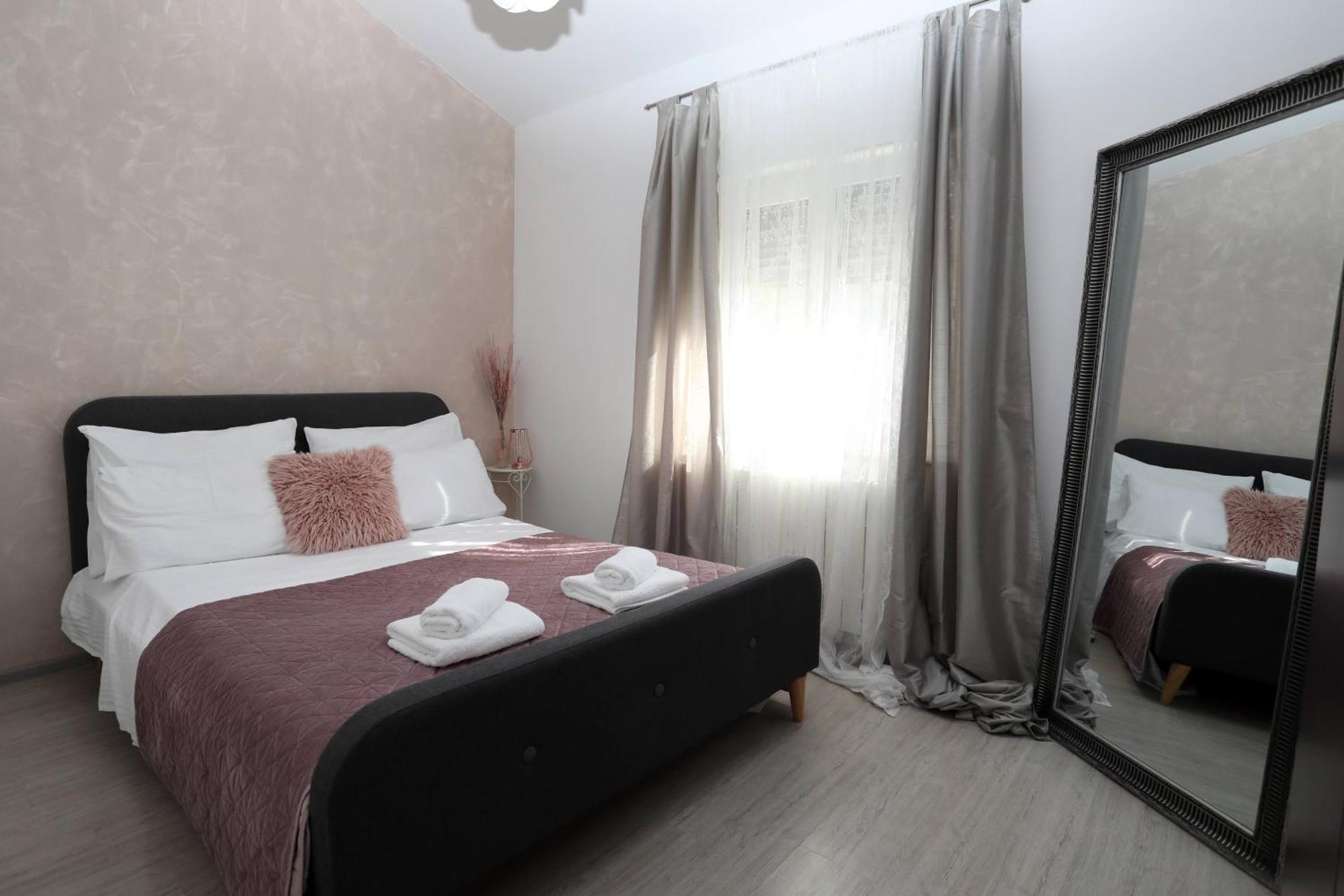 Apartman Debora Sa Privatnim Bazenom Pula Dış mekan fotoğraf