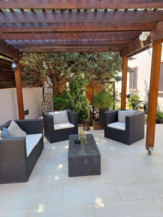 Apartman Debora Sa Privatnim Bazenom Pula Dış mekan fotoğraf