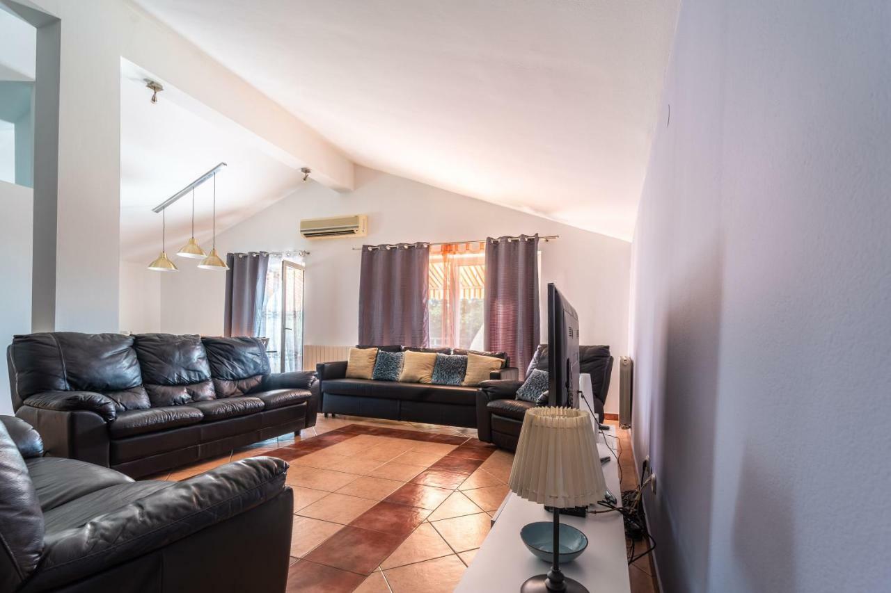 Apartman Debora Sa Privatnim Bazenom Pula Dış mekan fotoğraf